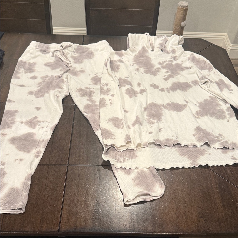 Jane and Delancey Off-White Knit Top